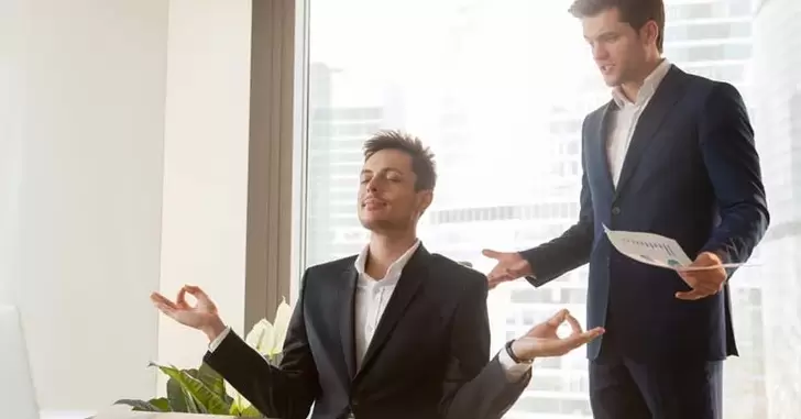 خذ استراحة من العمل لزيادة الطاقة بشكل طبيعي